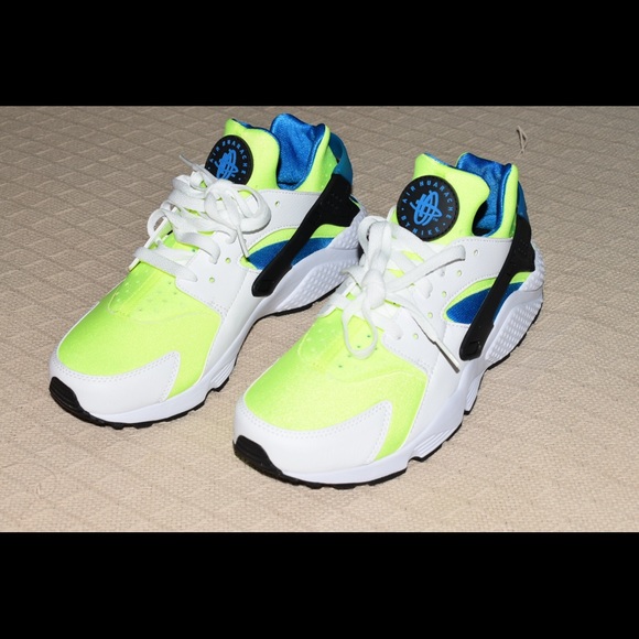 Nike Other - BRAND NEW WITH BOX Huarache Scream Green Remix